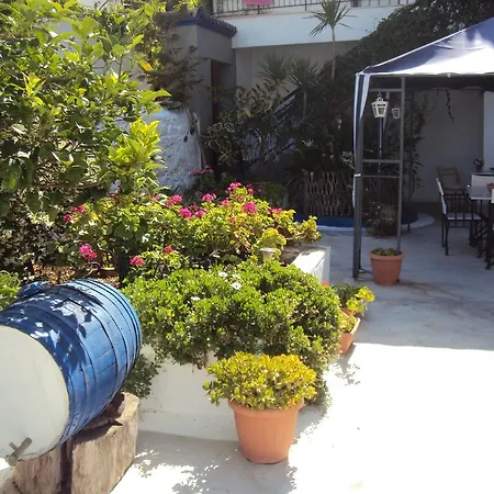 Spalieri * Hydra (Saronic Islands)